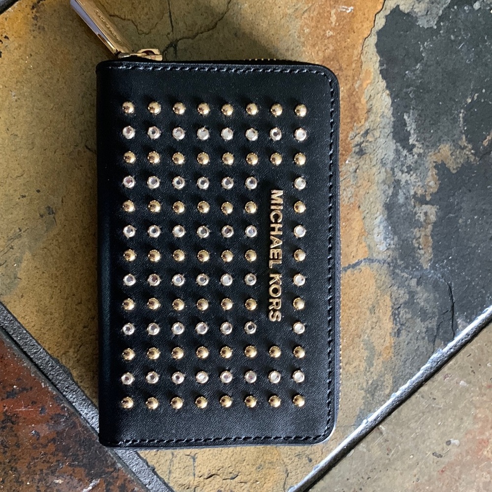 Compact genuine leather wallet with little bling